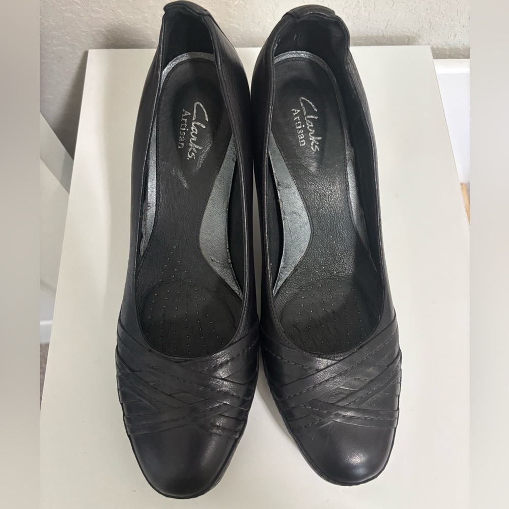 Clarks Women's Black Leather Heels-Size 8.5